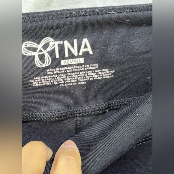 TNA Aritzia Leggings - Picture 4 of 4